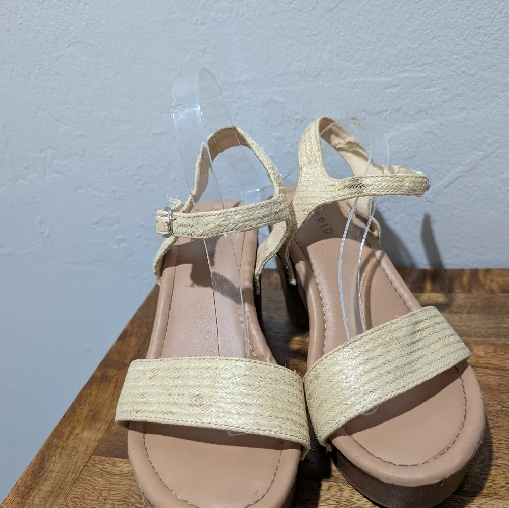 Torrid Woodgrain Platform Heel Sandal (WW)‎ Tan Brown Chunky Size 8